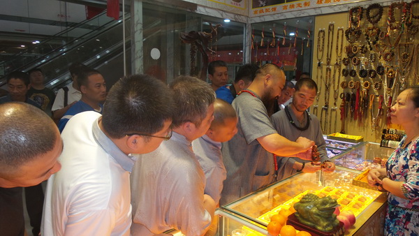 佛教協(xié)會(huì)來(lái)本店參觀1